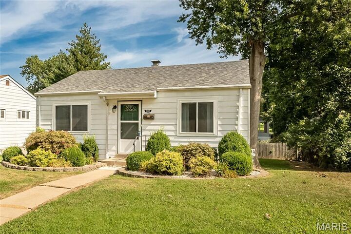Property Photo:  5665 Marquette Avenue  MO 63139 
