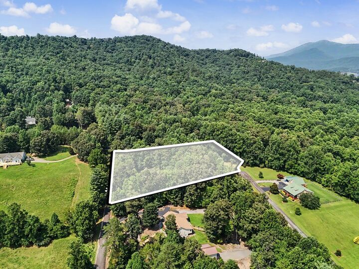 Property Photo:  2360 Robin Hood Trail  GA 30546 
