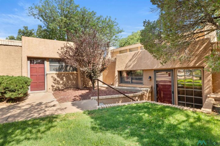 Property Photo:  320 Lakeview Terrace  NM 88101 