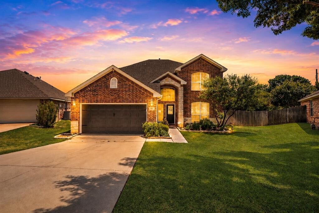 Property Photo: 505 Wade Court TX 76039