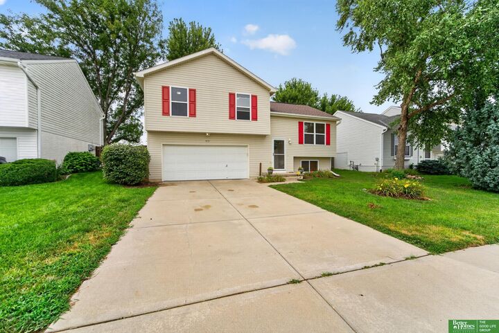 Property Photo:  8012 S 161st Terrace  NE 68136 