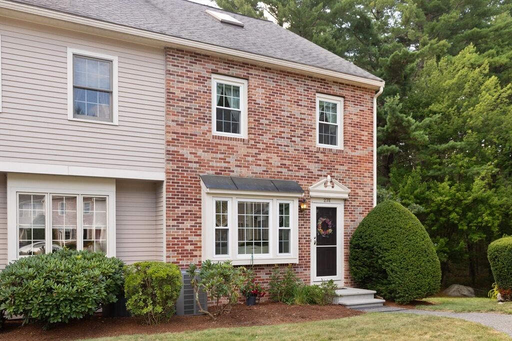 Property Photo:  27 E Brookfield Drive  MA 01450 