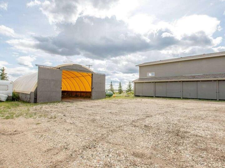 Property Photo: 70008 Township Road 720 AB T8X 4K4