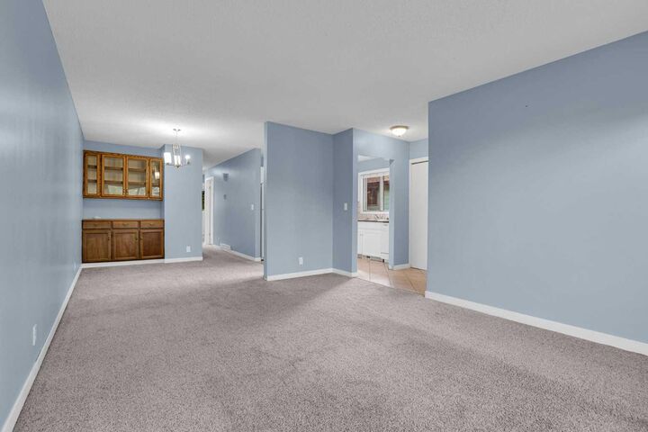 Property Photo: 6 Jensen Crescent NE AB T4B 1P4