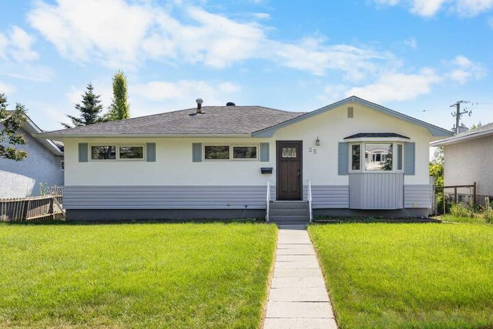 35 Collingwood Place NW — photo 1