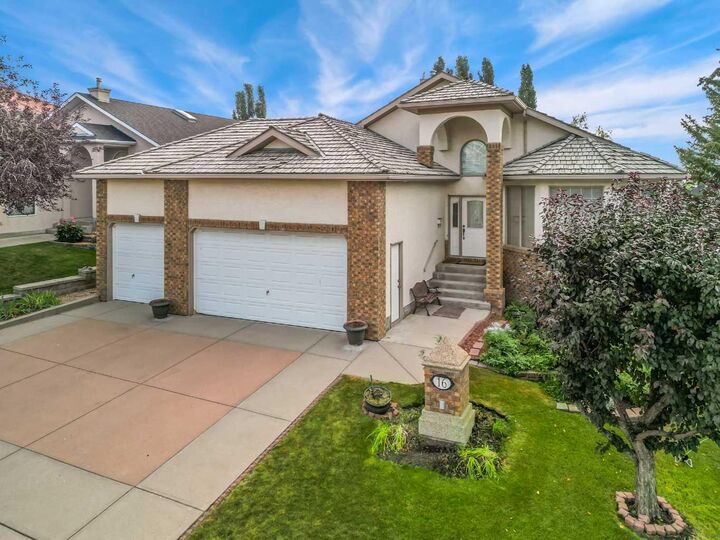 Property Photo: 16 Arbour Estates View NW AB T3G 4E2