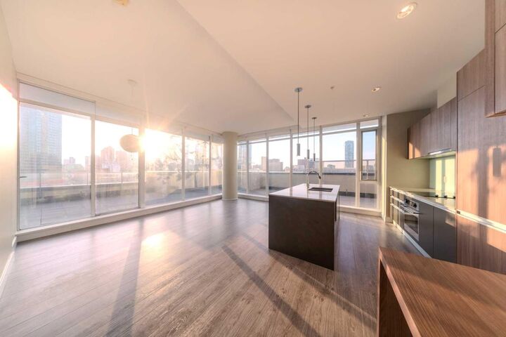 Property Photo: 1122 3 Street SE 709 AB T2G 1H7