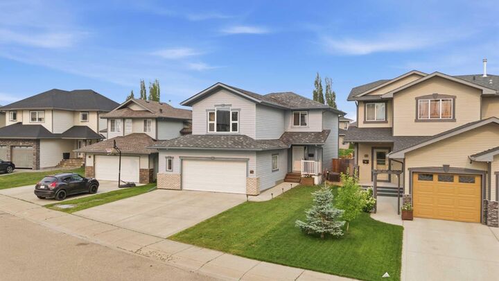 Property Photo:  76 Lacey Close  AB T4R 3R7 