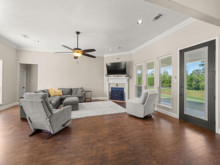 Property Photo:  166 Woods Rd  LA 71446 