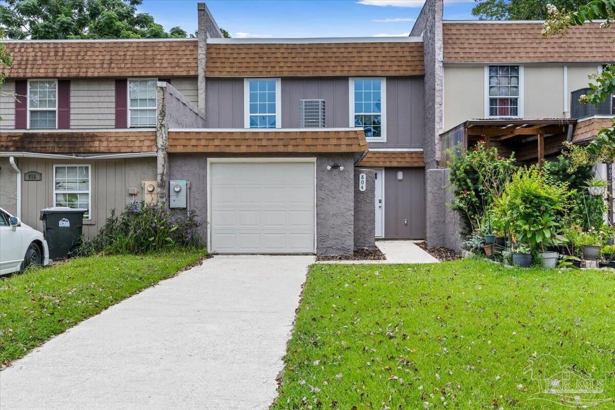 Property Photo: 804 Esconditas Pl FL 32506