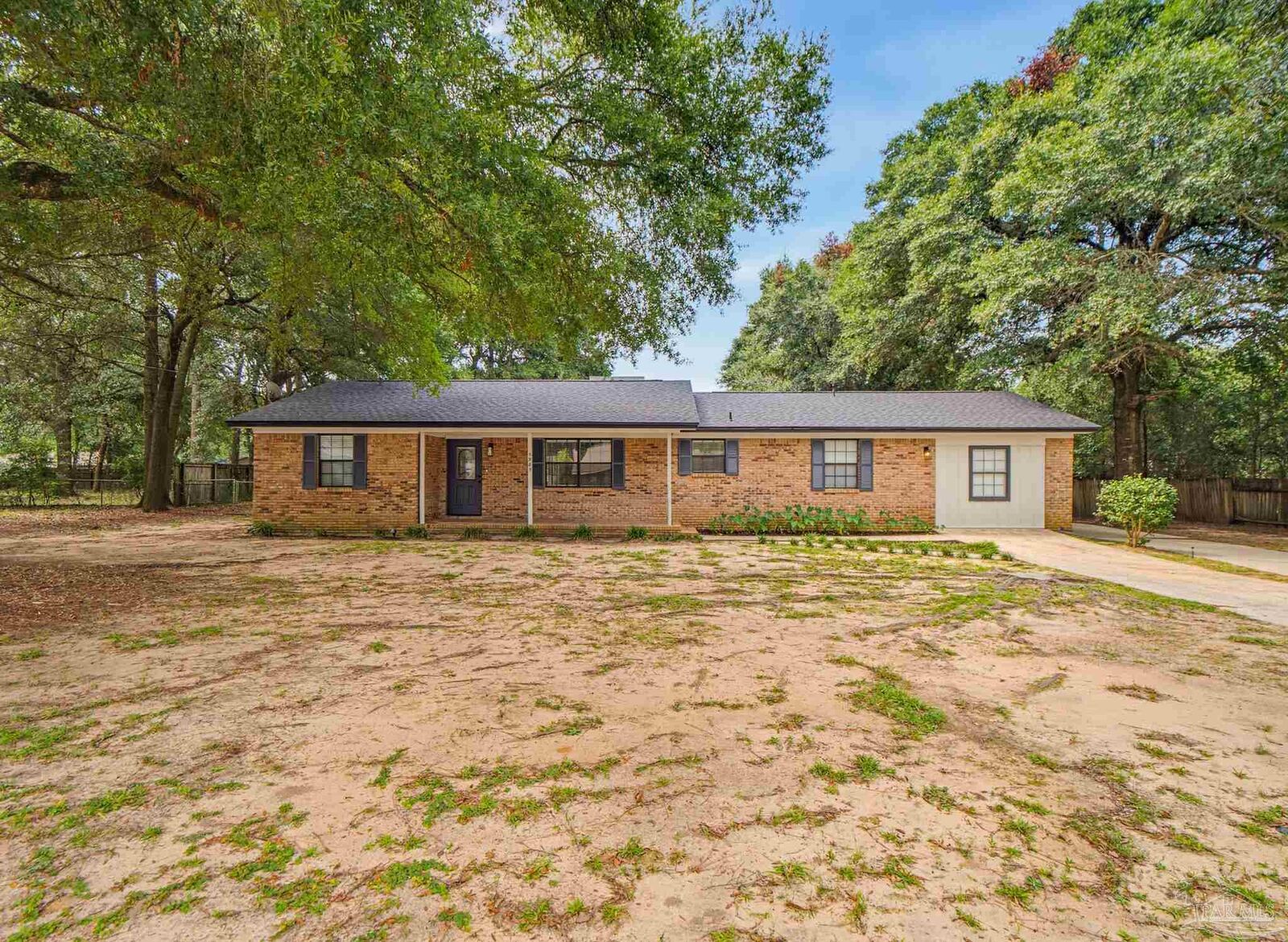 Property Photo: 5905 Stephanie Dr FL 32570