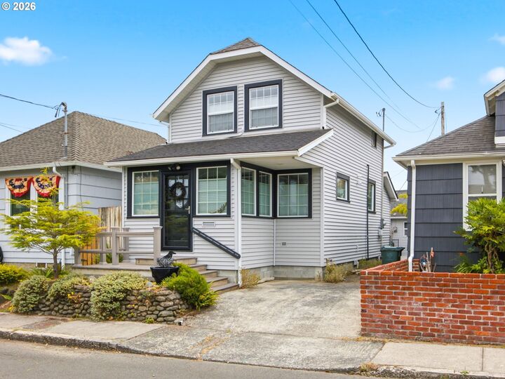 Property Photo: 331 10th Ave OR 97138