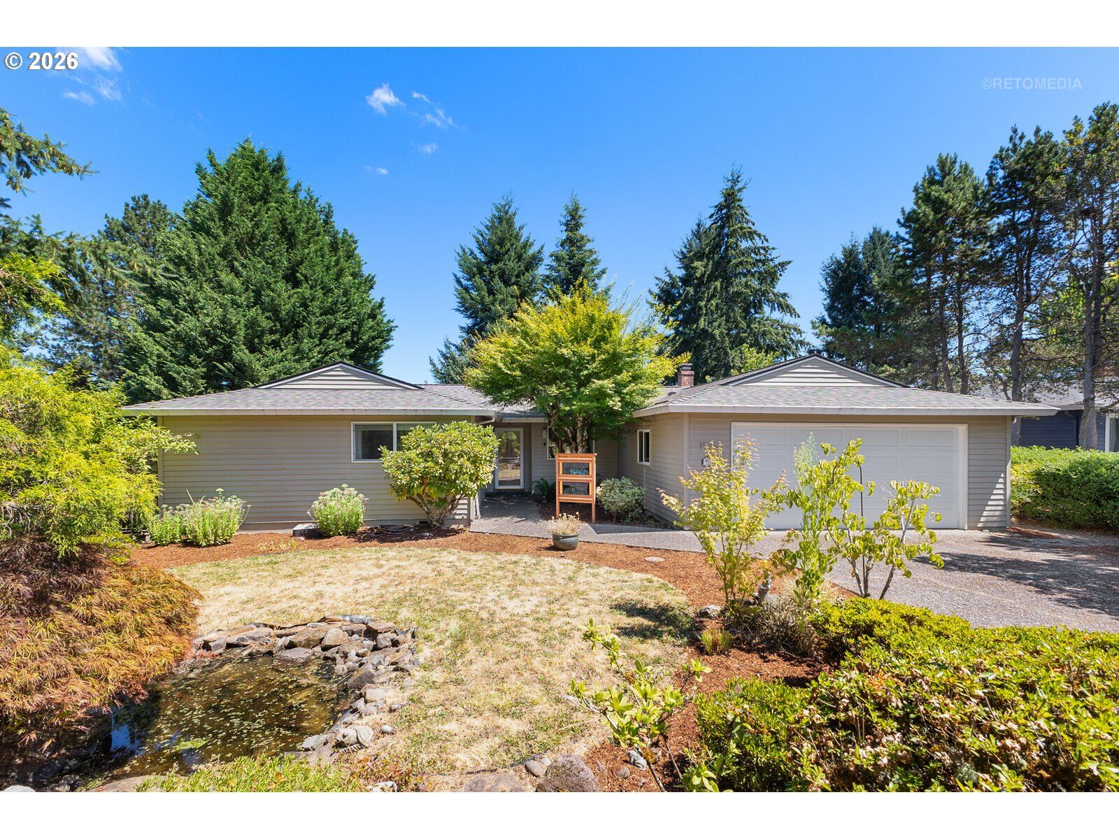 Property Photo: 1935 Hillhouse Dr OR 97068