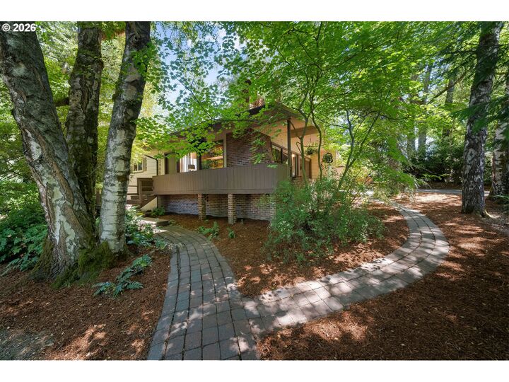 Property Photo: 13900 Sundeleaf Dr OR 97034