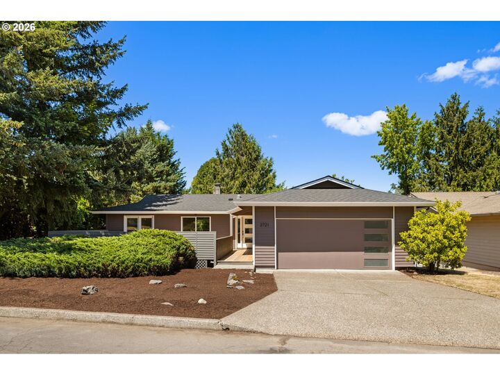 Property Photo: 2721 SW Plum Ct OR 97219