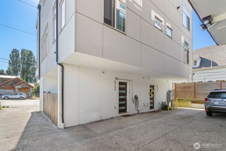 Property Photo: 6747 15th Avenue NW WA 98117