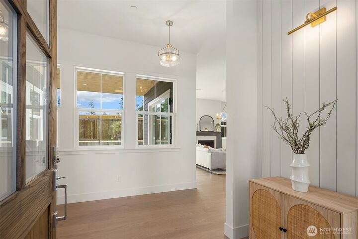 Property Photo: 1632 167th Avenue NE WA 98008