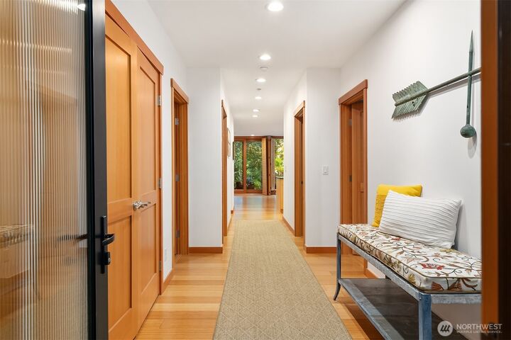 Property Photo: 998 NE Vineyard Lane J101 WA 98110
