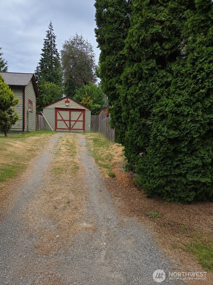 Property Photo: 14337 Burke Avenue N WA 98133