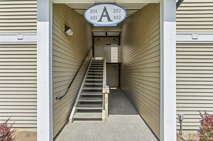 Property Photo: 26005 106th Place SE A102 WA 98030