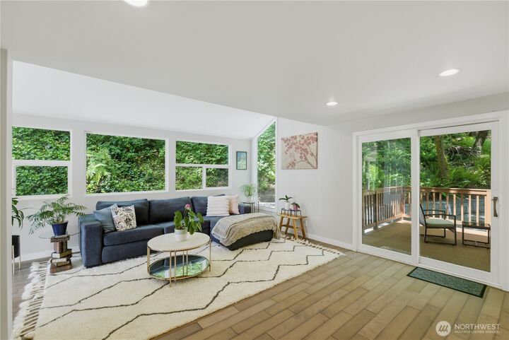 Property Photo:  4807 E Mercer Way  WA 98040 