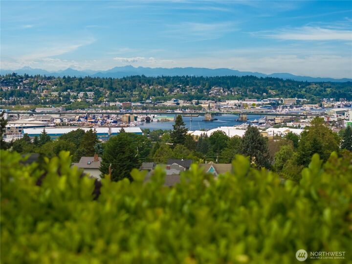 Property Photo: 4311 Greenwood Avenue N WA 98103
