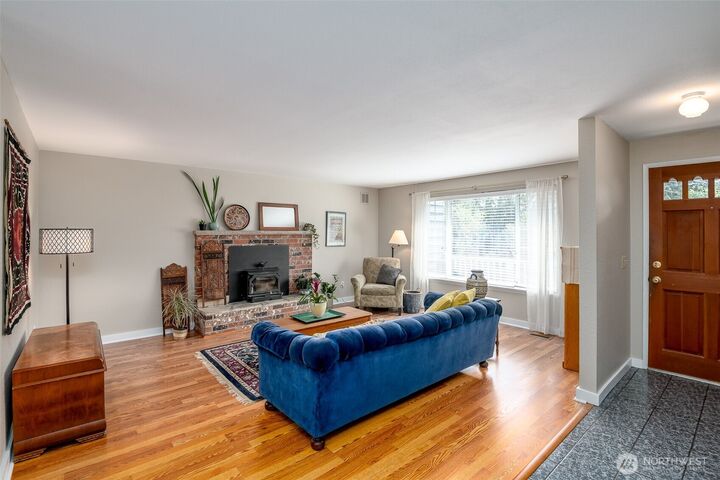 Property Photo: 424 119th Avenue E WA 98372