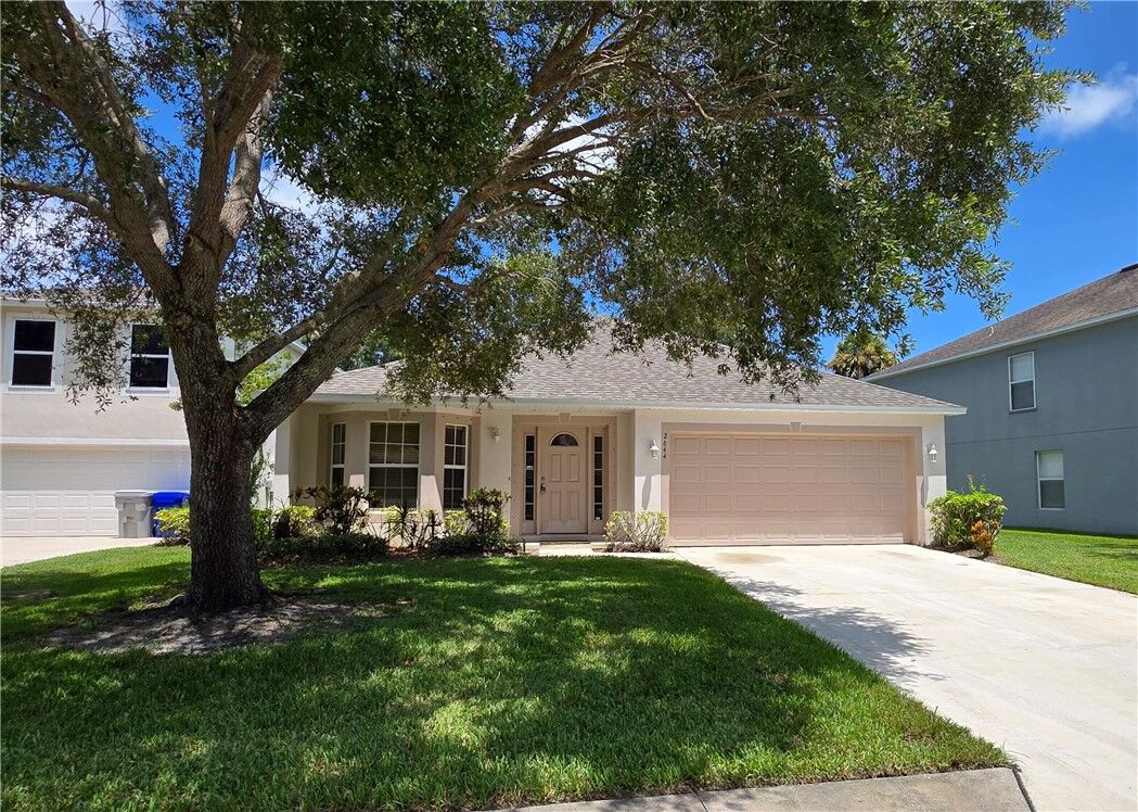 Property Photo: 2644 12th Square SW FL 32968