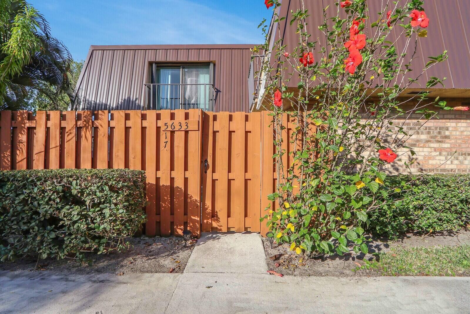 Property Photo:  5633 SE Windsong Lane  FL 34997 