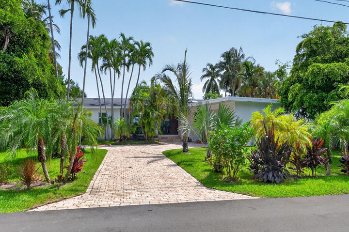 Property Photo:  631 N Mashta Drive  FL 33149 