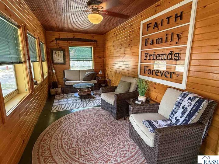 Property Photo:  326 N Franklin  MN 56073 