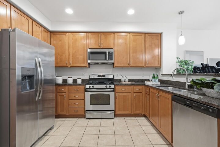 Property Photo: 1388 Broadway 285 CA 94030