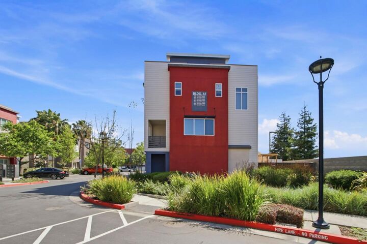 Property Photo:  439 Ellicott Loop  CA 95123 