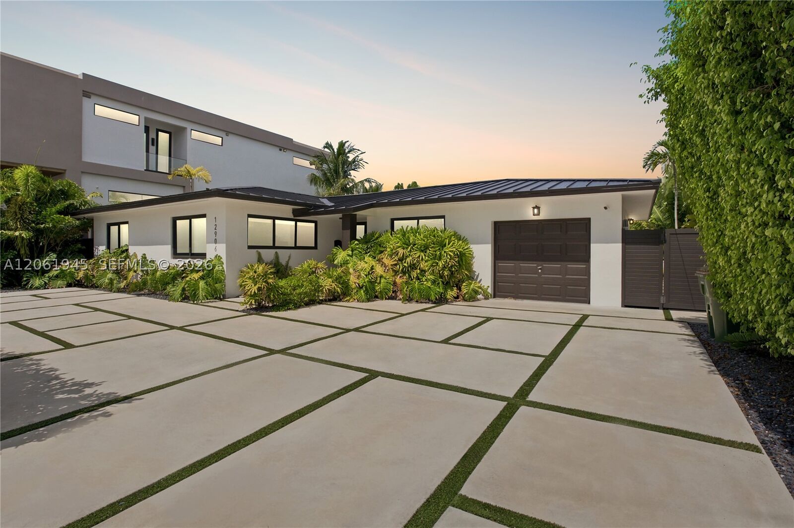 Property Photo: 12906 Cherry Rd FL 33181