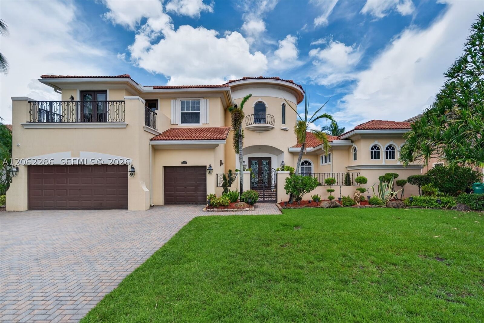 Property Photo: 11867 NW 69th Pl FL 33076