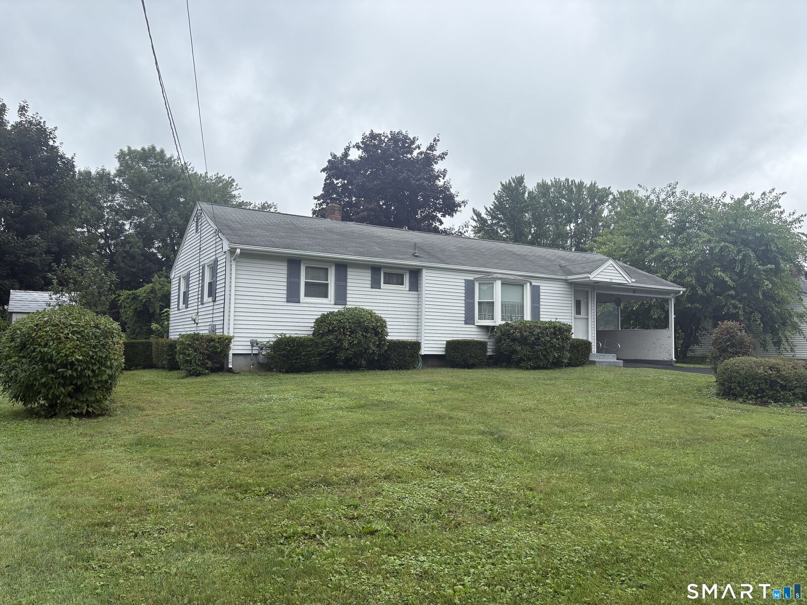 Property Photo:  