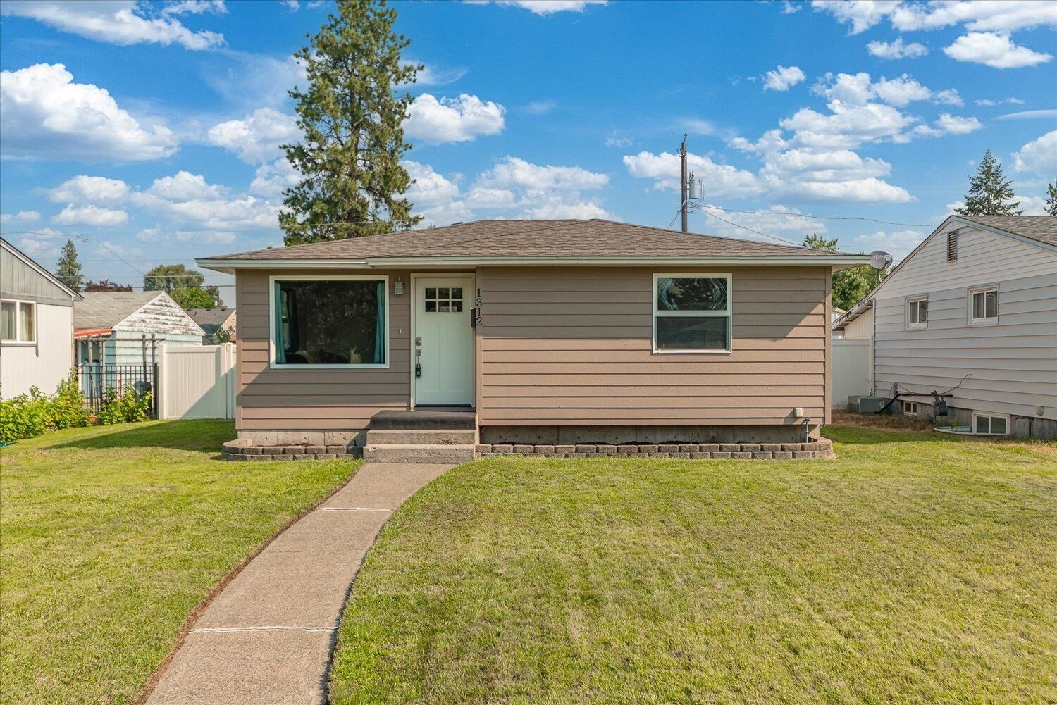 Property Photo: 1312 W Nebraska Ave WA 99205
