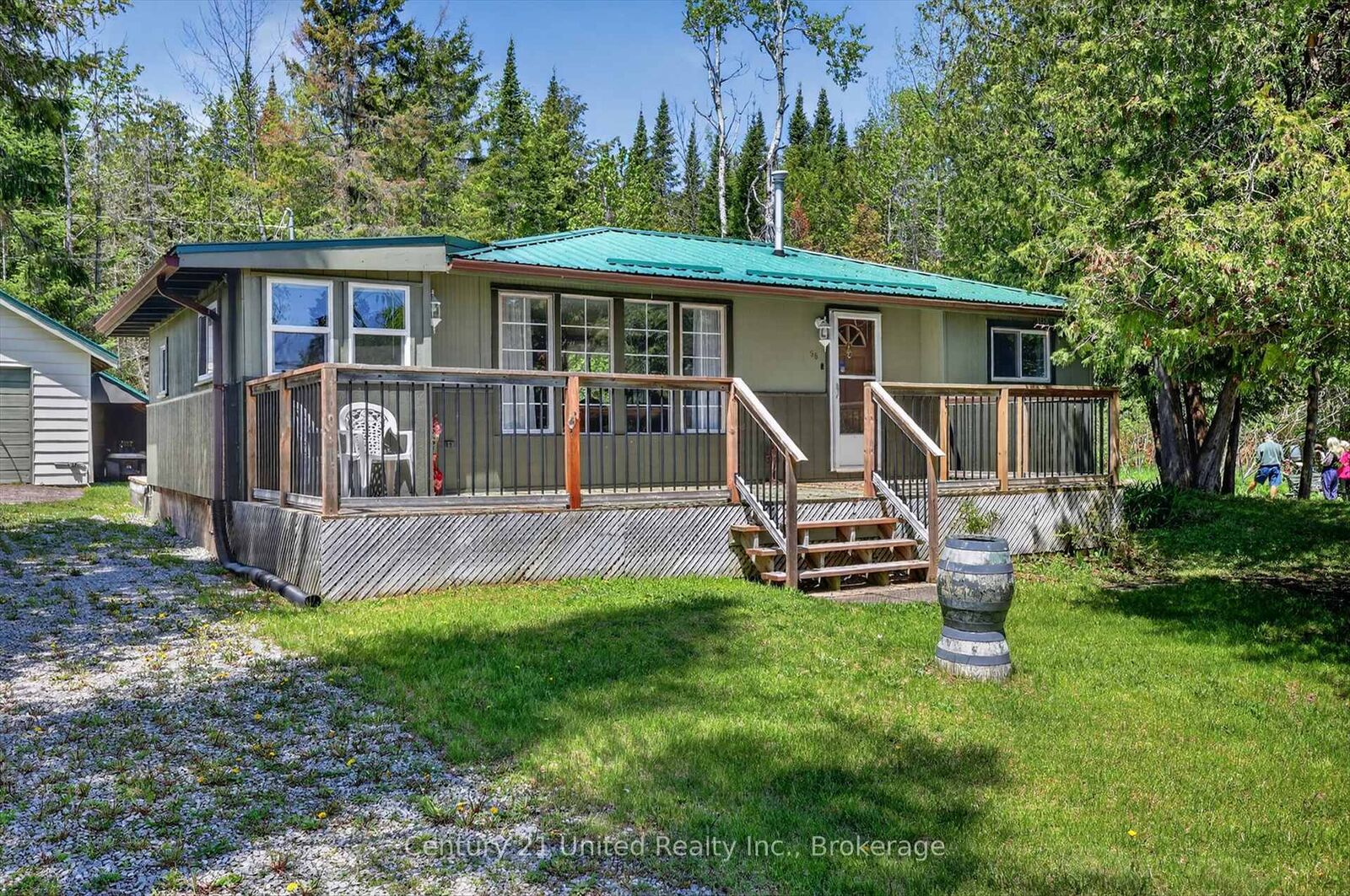 Property Photo: 98 Lakeview Cottage Road ON K0M 2B0