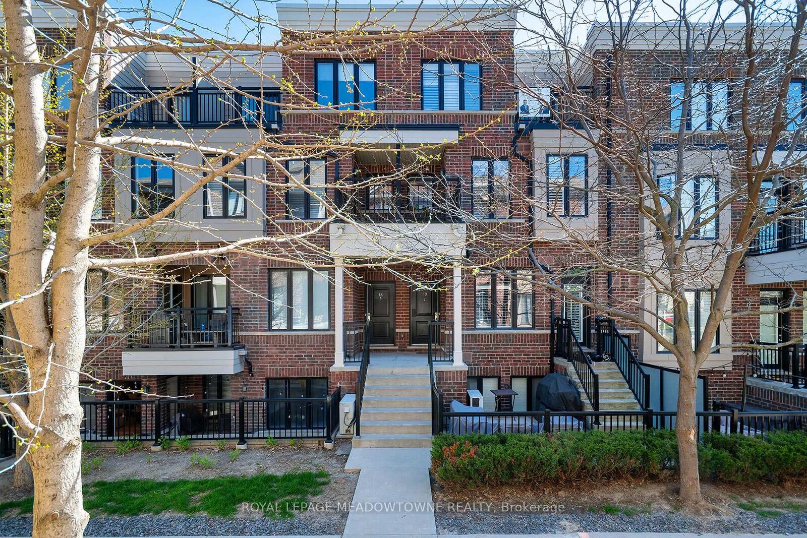 Property Photo:  10 Carnation Avenue 19  ON M8V 0B8 