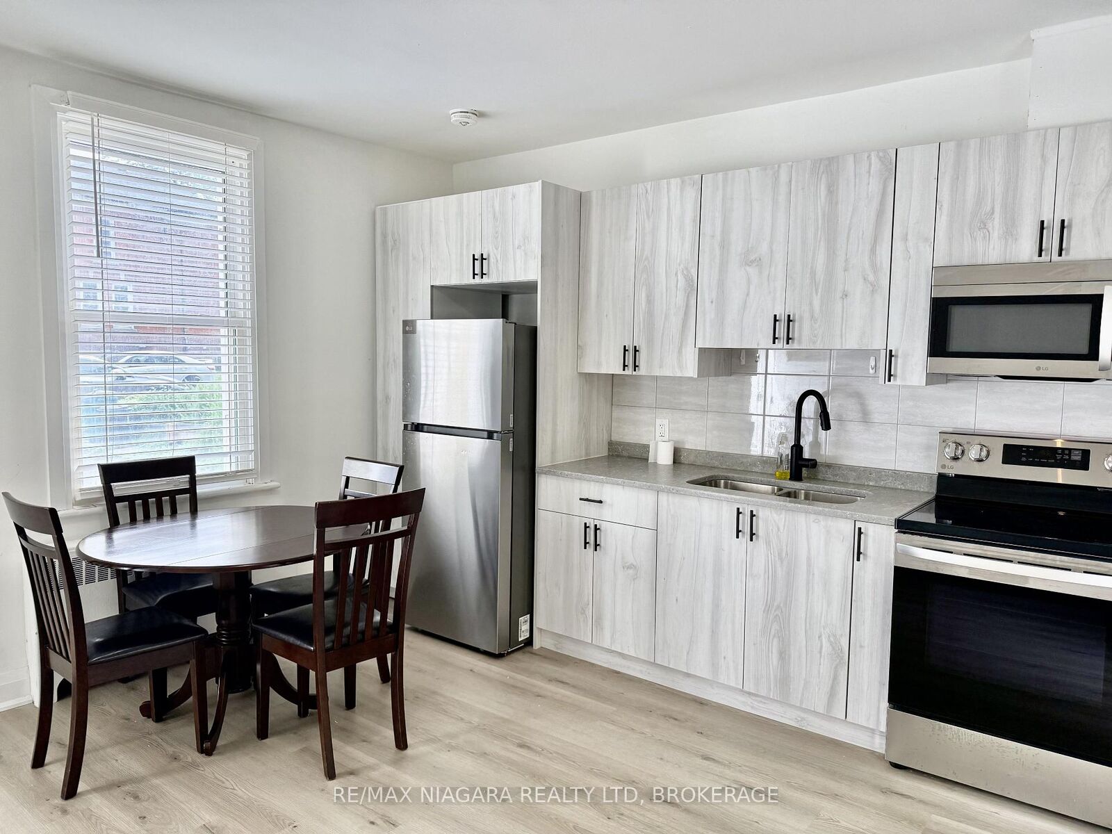 Property Photo: 4711 River Road Unit 2 ON L2E 3G2