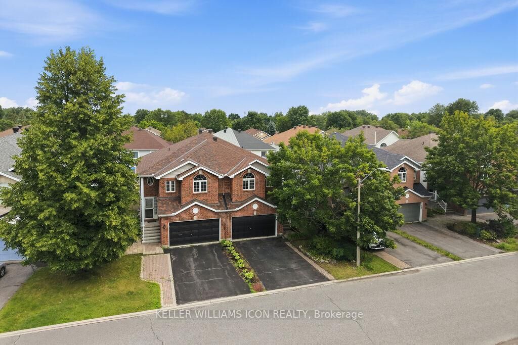 Property Photo: 125 Castle Glen Crescent ON K2L 4G9
