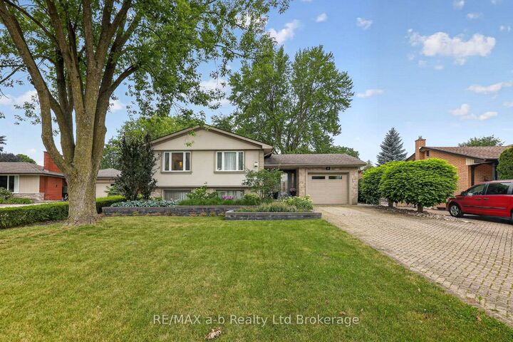 11 Princess Park Road — photo 1
