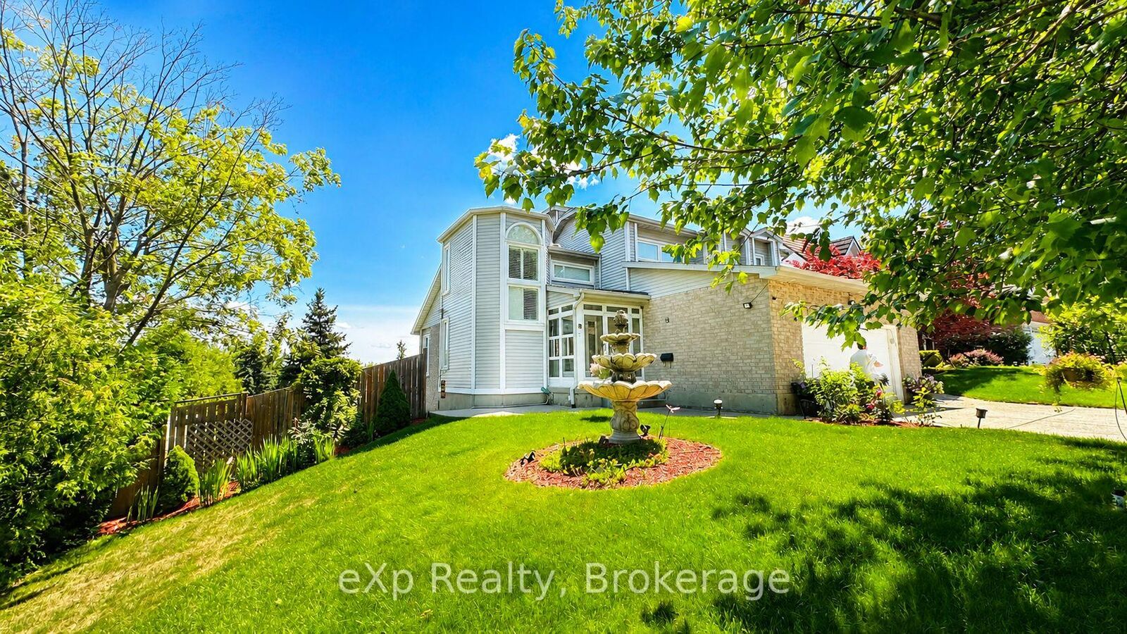 Property Photo: 2 Foxwood Crescent B ON N1C 1A6