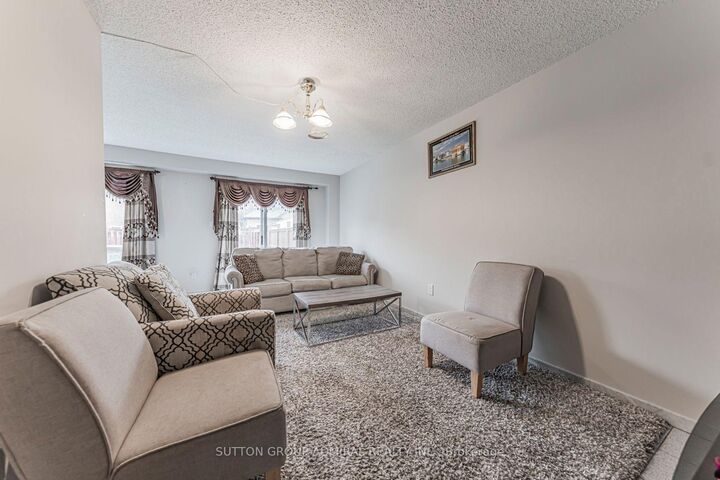 Property Photo: 162 Bighorn Crescent ON L6R 1G1