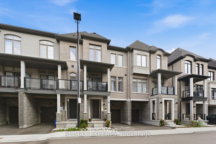 Property Photo: 87 De La Roche Drive ON L4L 1A6