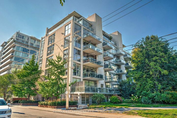 Property Photo: 20 Niagara Street Ph1 ON M5V 3L8