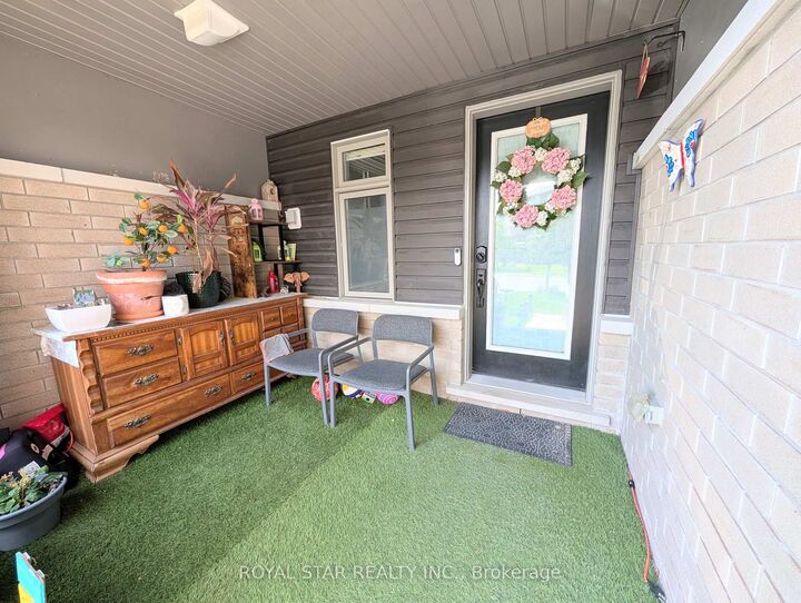 Property Photo:  544 Roundleaf Way  ON K2V 0K1 
