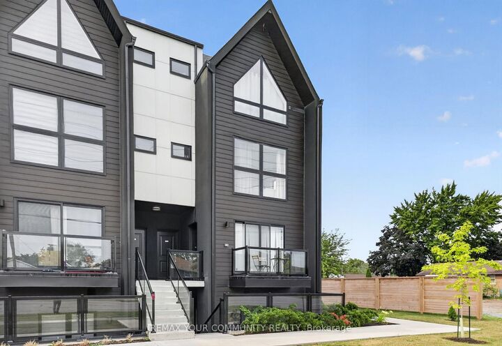 Property Photo: 7277 Wilson Crescent 106 ON L2G 4R8