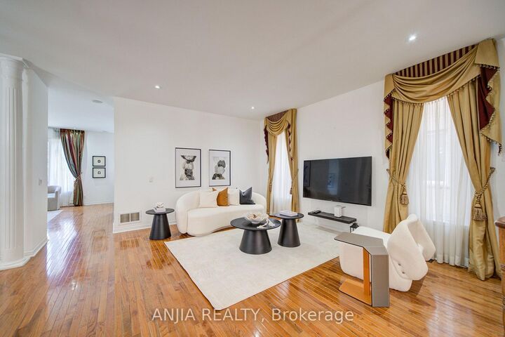 Property Photo:  173 Russell Jarvis Drive  ON L3S 4L3 