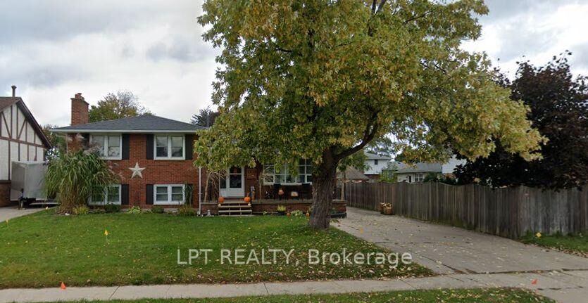 Property Photo: 1210 Wiltshire Drive ON N7S 3T6